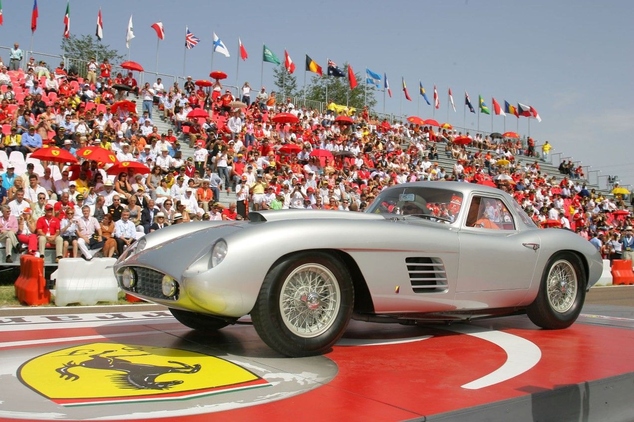 Gallery foto n.2 Tribune préf. G2M21/0 - Circuit Ferrari 