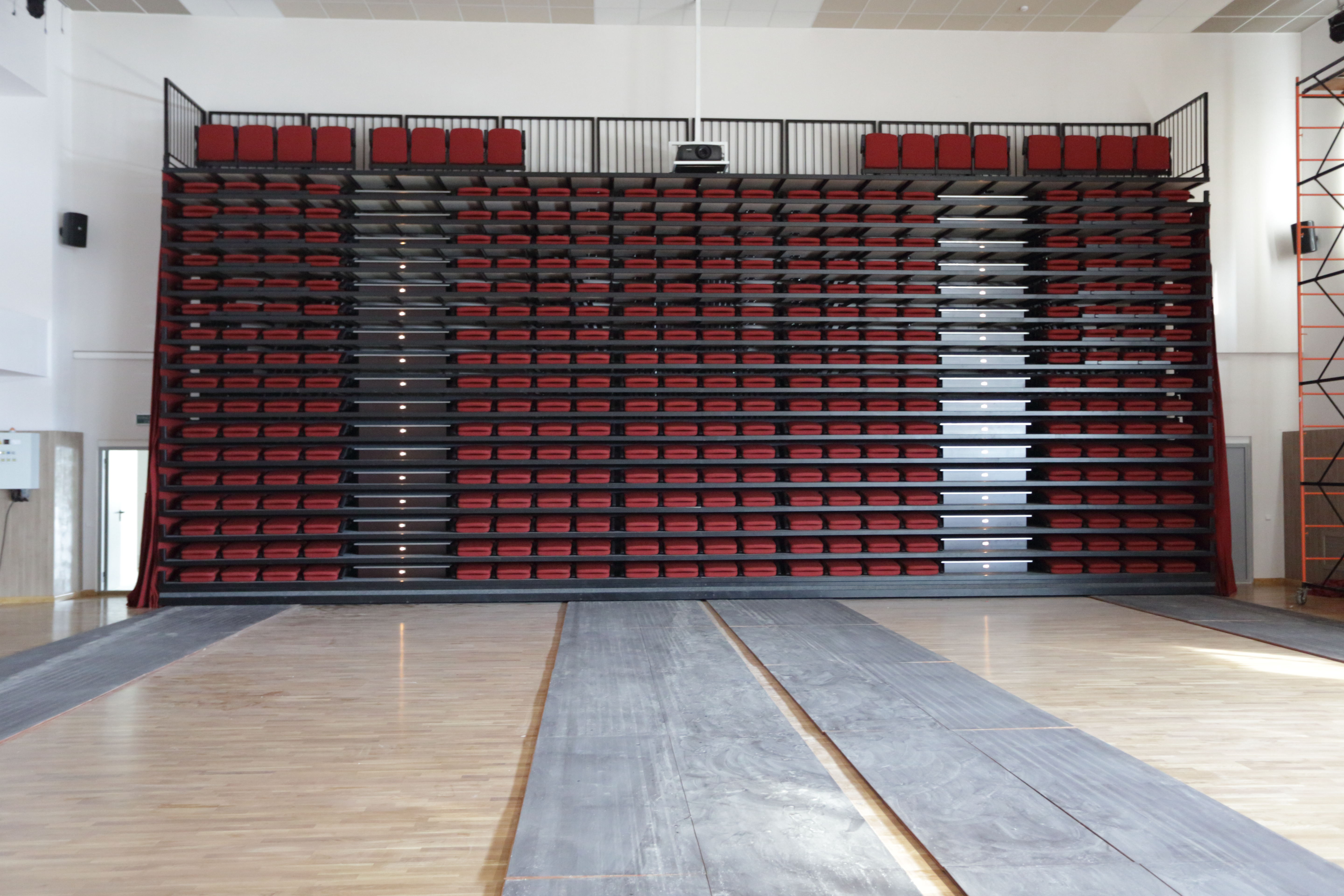 Gallery foto n.3 Telescopic stand - Atyrau and Astana School