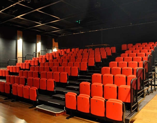 Telescopic stands - Puccini Theatre