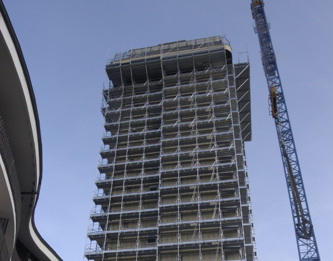 PH 105 - Construction of the Torre hotel